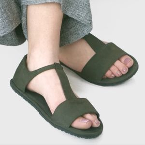 Drifter Leather T-Strap Sandals (Natural footwear)